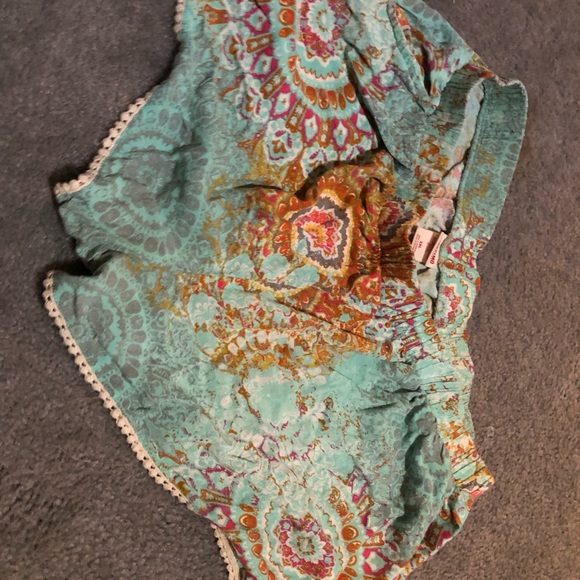 Shorts - Picture 2 of 2